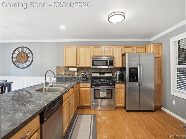 20766 Sleepy Hollow Drive, Macomb, MI 48044