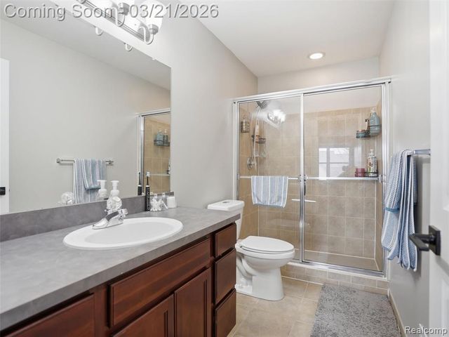 20766 Sleepy Hollow Drive, Macomb, MI 48044