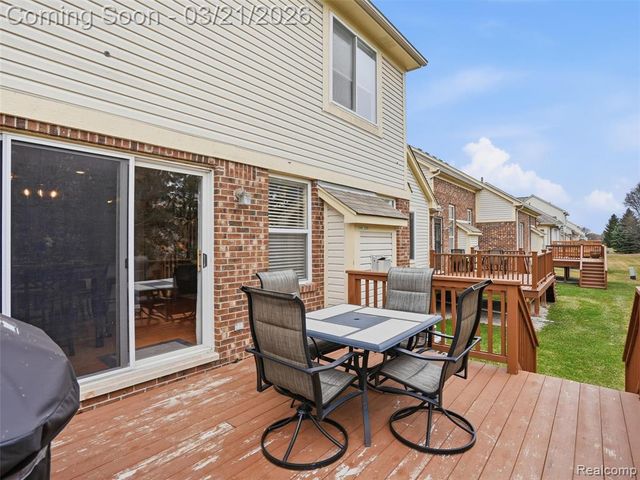 20766 Sleepy Hollow Drive, Macomb, MI 48044