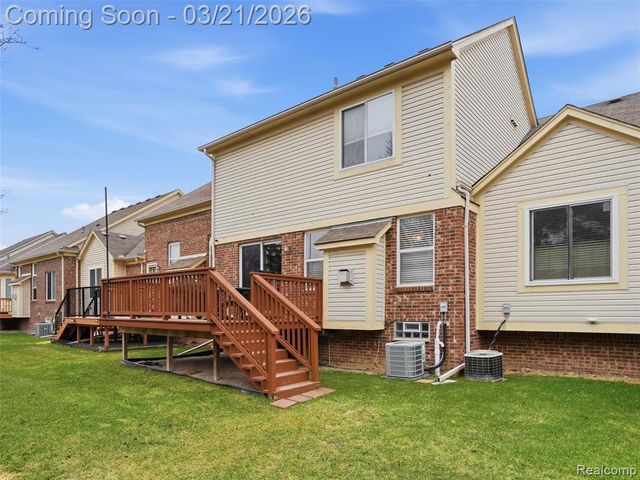 20766 Sleepy Hollow Drive, Macomb, MI 48044