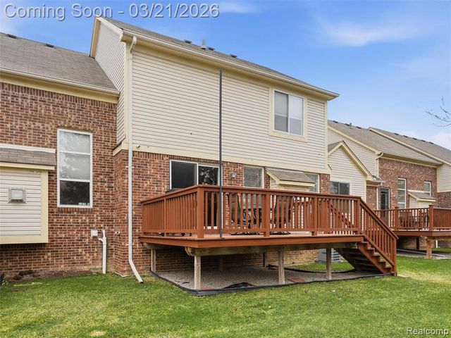 20766 Sleepy Hollow Drive, Macomb, MI 48044