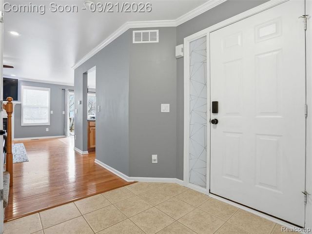 20766 Sleepy Hollow Drive, Macomb, MI 48044