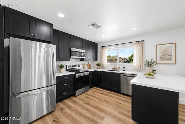 1821 W VILLA RITA Drive, Phoenix, AZ 85023