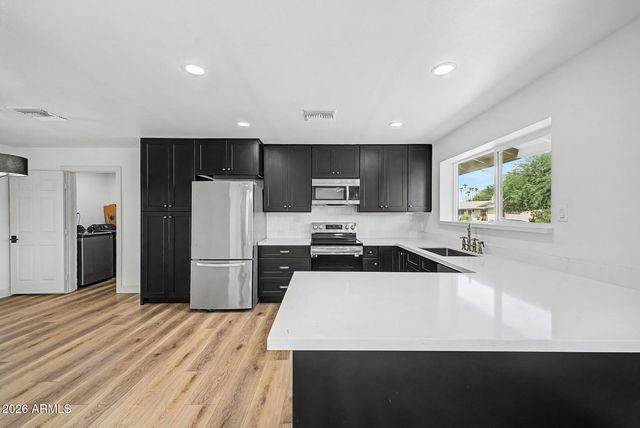 1821 W VILLA RITA Drive, Phoenix, AZ 85023