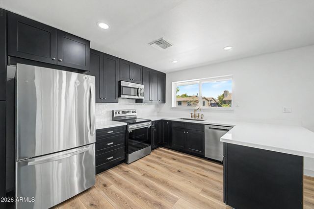 1821 W VILLA RITA Drive, Phoenix, AZ 85023