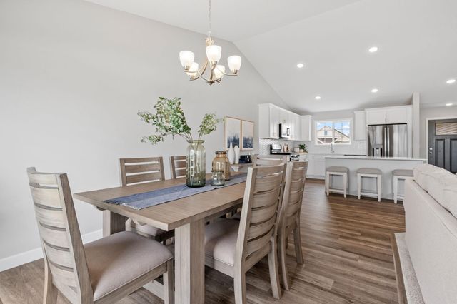 612 Grouse Way, New Richmond, WI 54017