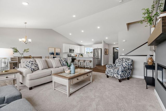612 Grouse Way, New Richmond, WI 54017