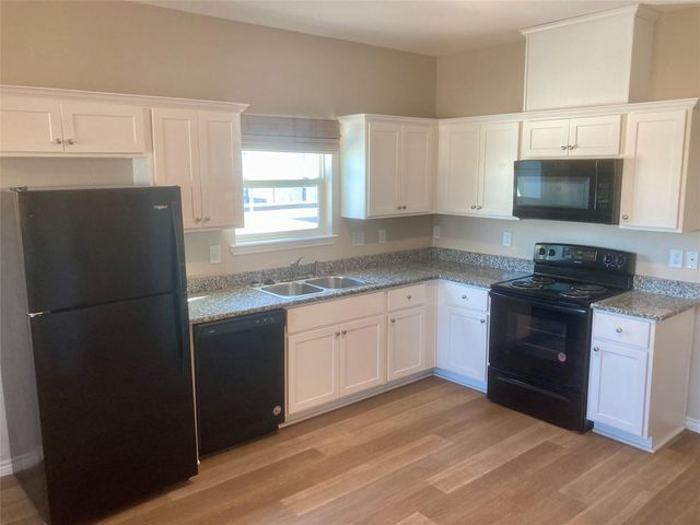 4505 P, Galveston, TX 77551