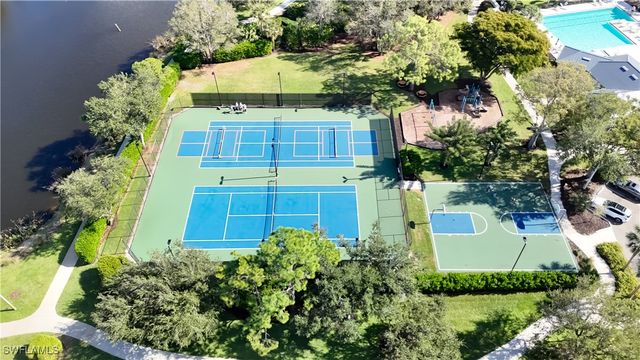 6538 Chestnut CIR, Naples, FL 34109