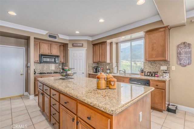 980 Nicholas Place, Corona, CA 92882