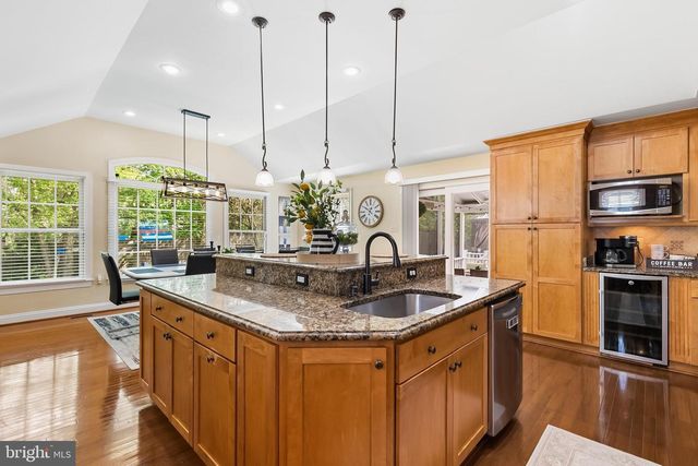 1004 WINDMILL LN, Silver Spring, MD 20905