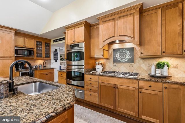 1004 WINDMILL LN, Silver Spring, MD 20905