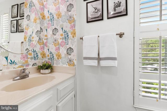 1004 WINDMILL LN, Silver Spring, MD 20905