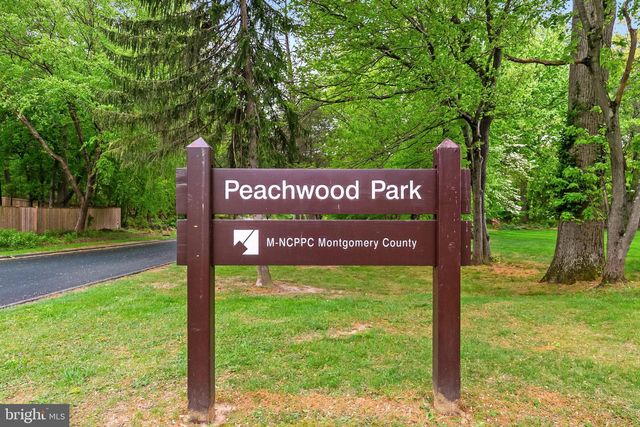 1004 WINDMILL LN, Silver Spring, MD 20905