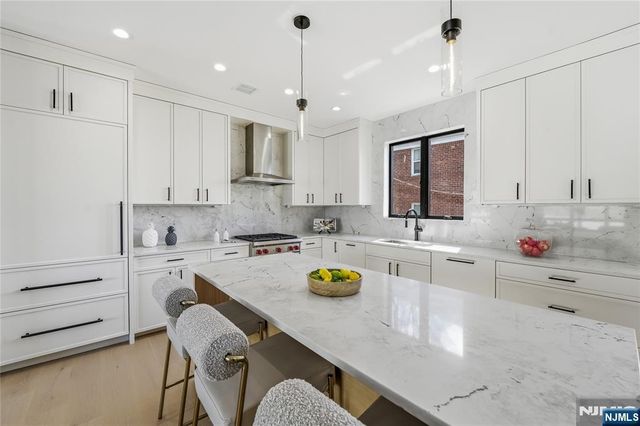 401 B Grand Avenue 401 B, Leonia, NJ 07605
