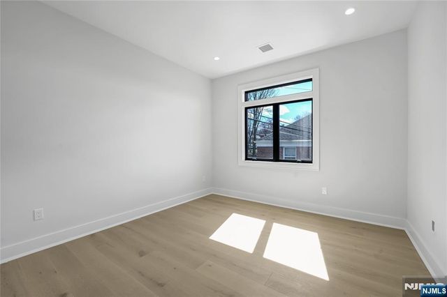 401 B Grand Avenue 401 B, Leonia, NJ 07605