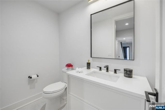 401 B Grand Avenue 401 B, Leonia, NJ 07605