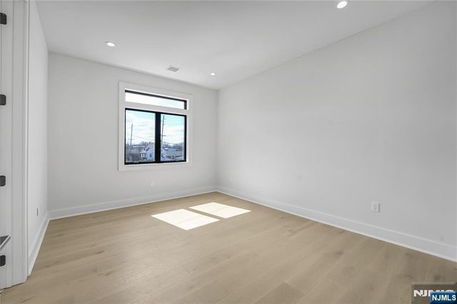 401 B Grand Avenue 401 B, Leonia, NJ 07605