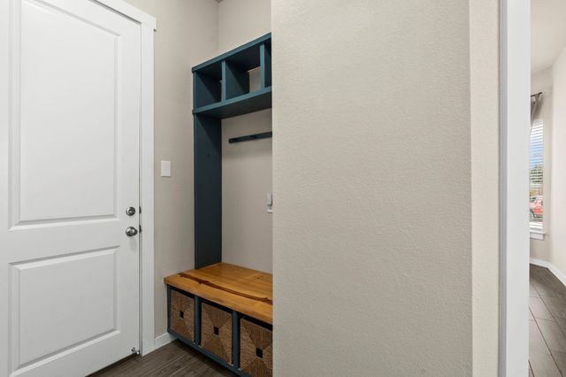 425 Lacey Oak LOOP, San Marcos, TX 78666