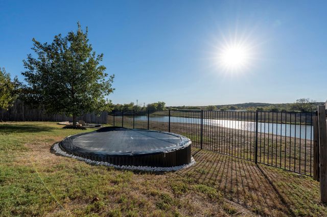 425 Lacey Oak LOOP, San Marcos, TX 78666