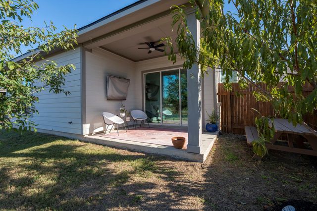 425 Lacey Oak LOOP, San Marcos, TX 78666