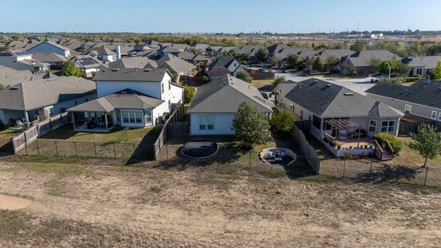 425 Lacey Oak LOOP, San Marcos, TX 78666