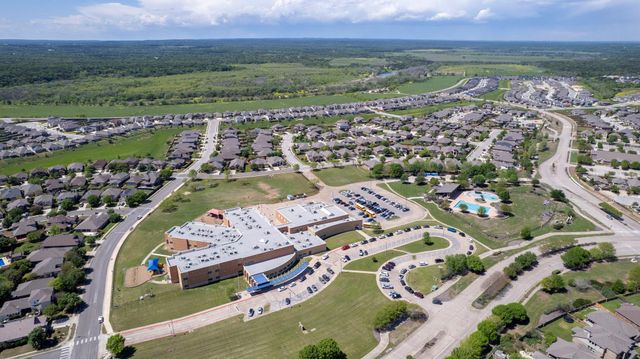 425 Lacey Oak LOOP, San Marcos, TX 78666