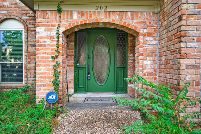 202 Laura Lane, Conroe, TX 77385