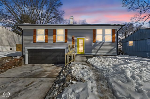 911 Gary Dr, Plainfield, IN 46168