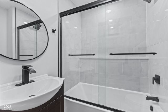 911 Gary Dr, Plainfield, IN 46168