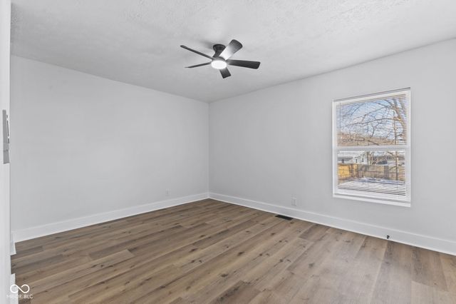 911 Gary Dr, Plainfield, IN 46168