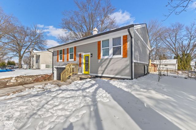 911 Gary Dr, Plainfield, IN 46168