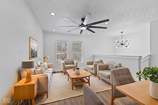 911 Gary Dr, Plainfield, IN 46168