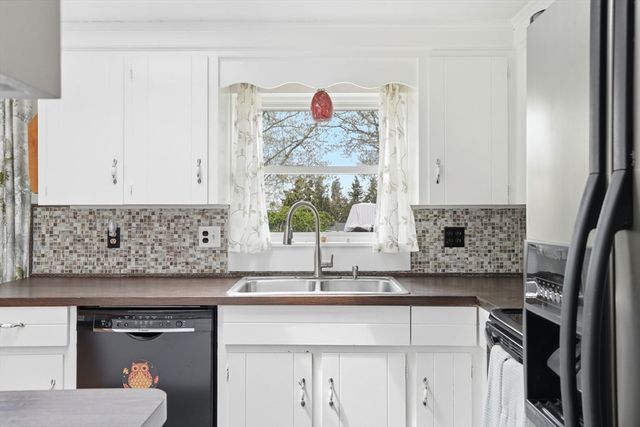 94 Edgewater Drive, Wareham, MA 02571