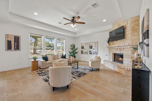 334 Sapling DR, Driftwood, TX 78619