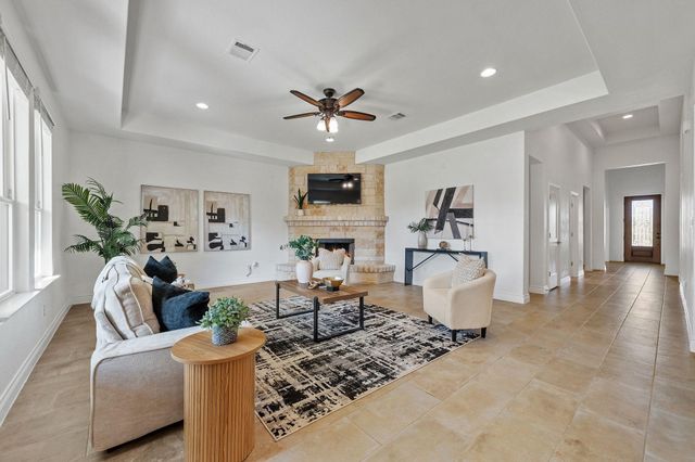 334 Sapling DR, Driftwood, TX 78619