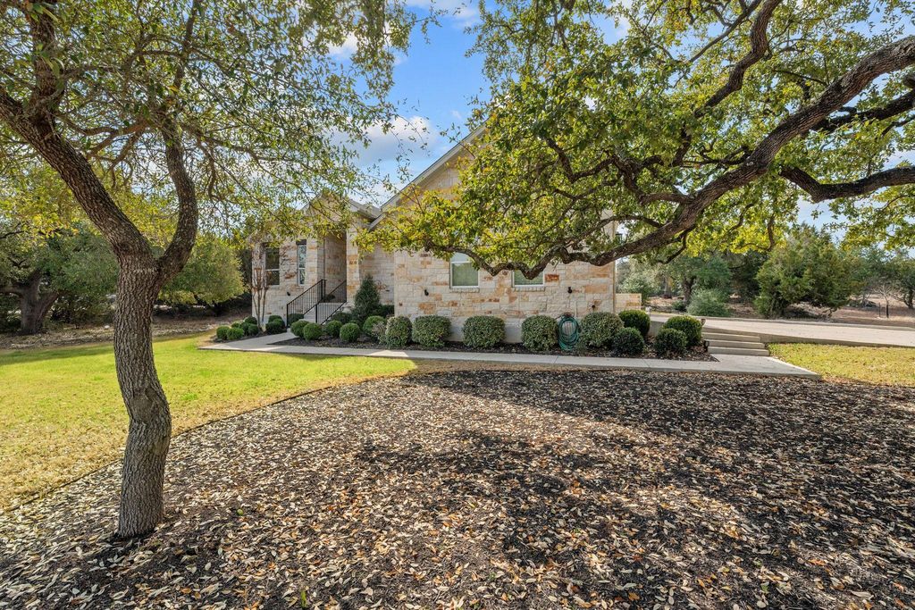 334 Sapling DR, Driftwood, TX 78619