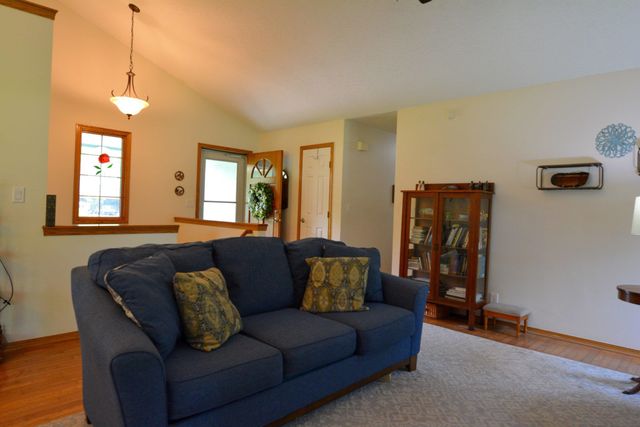 5042 N Primrose Ct, Park City, KS 67219