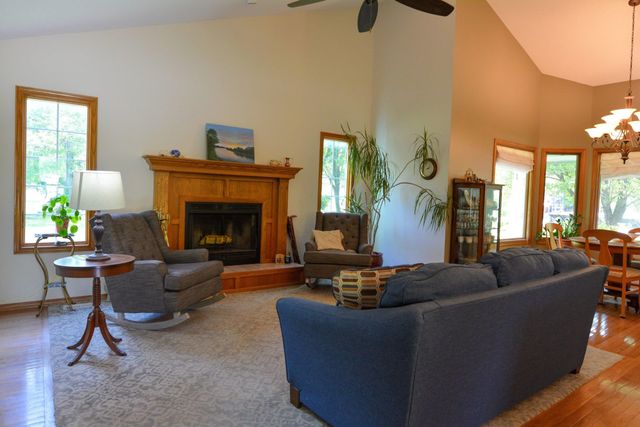 5042 N Primrose Ct, Park City, KS 67219