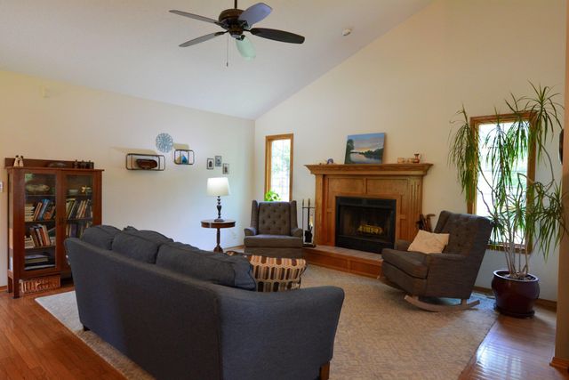 5042 N Primrose Ct, Park City, KS 67219