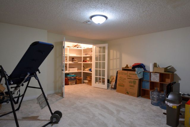5042 N Primrose Ct, Park City, KS 67219