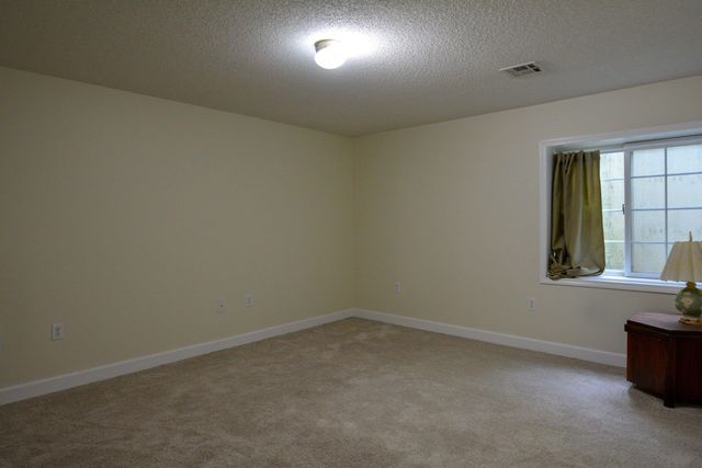 5042 N Primrose Ct, Park City, KS 67219