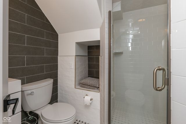 7050 N Park Avenue, Indianapolis, IN 46220