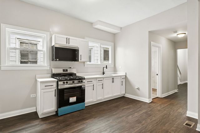 7034 S Normal Boulevard, Chicago, IL 60621