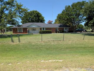 125 Hollie Drive, Red Oak, TX 75154