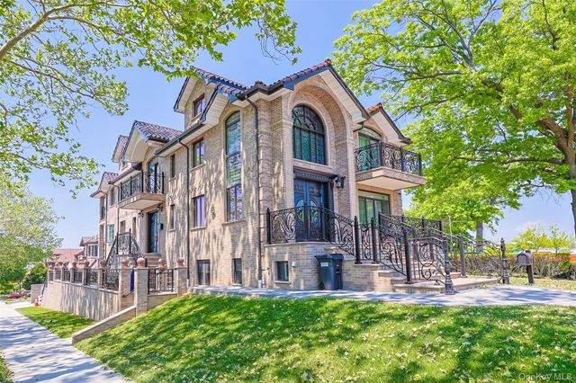 21-20 Francis Lewis Boulevard, Whitestone, NY 11357