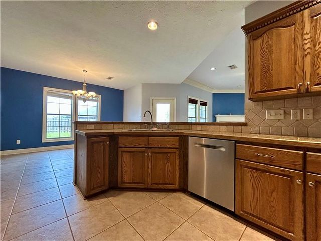 6005 TORIA Drive, Alexandria, LA 71303