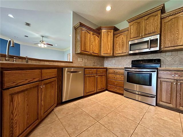 6005 TORIA Drive, Alexandria, LA 71303