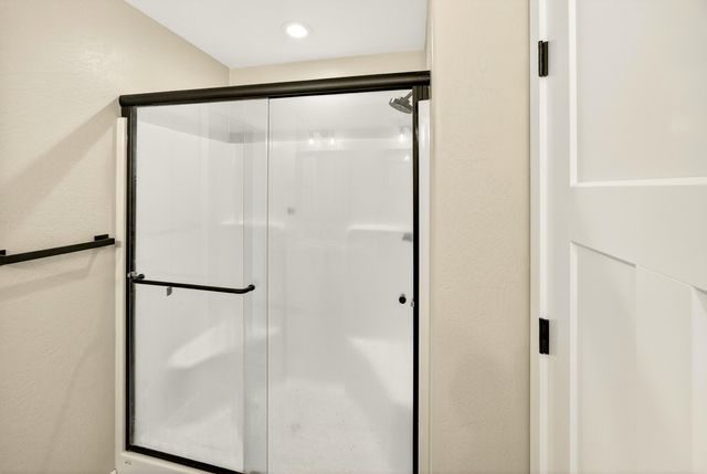 1870 SW Mistybrook Drive, Grants Pass, OR 97527