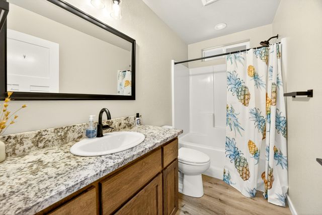 1870 SW Mistybrook Drive, Grants Pass, OR 97527